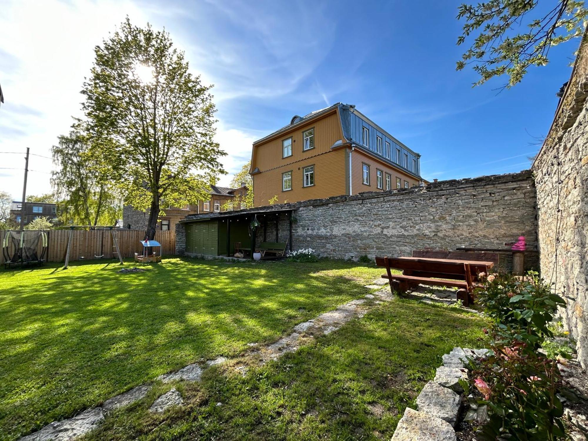 Garden Next To Telliskivi & Old Town Korter Tallinn